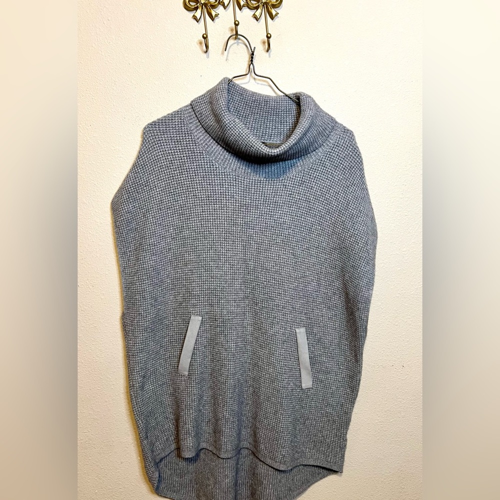Elegant Rachel Cole Gray Cowl Sleeveless Sweater. Great for layering. Size XL